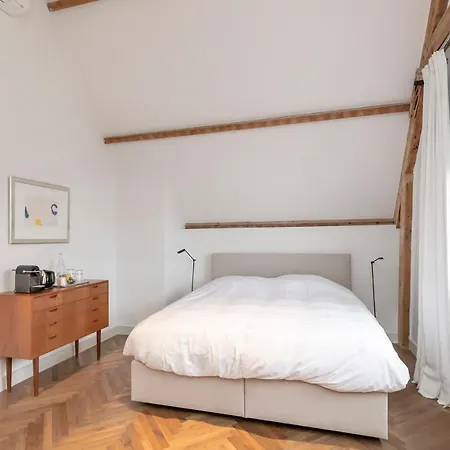 Waldeck Vondelpark 2 Bedroom